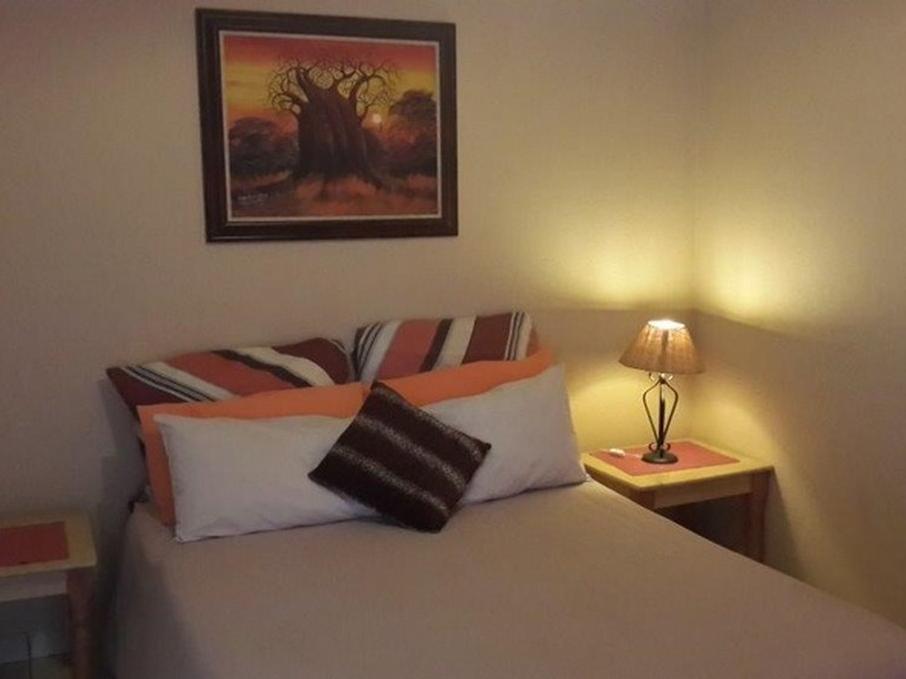 African Sky Guest Alojamiento Krugersdorp Exterior foto