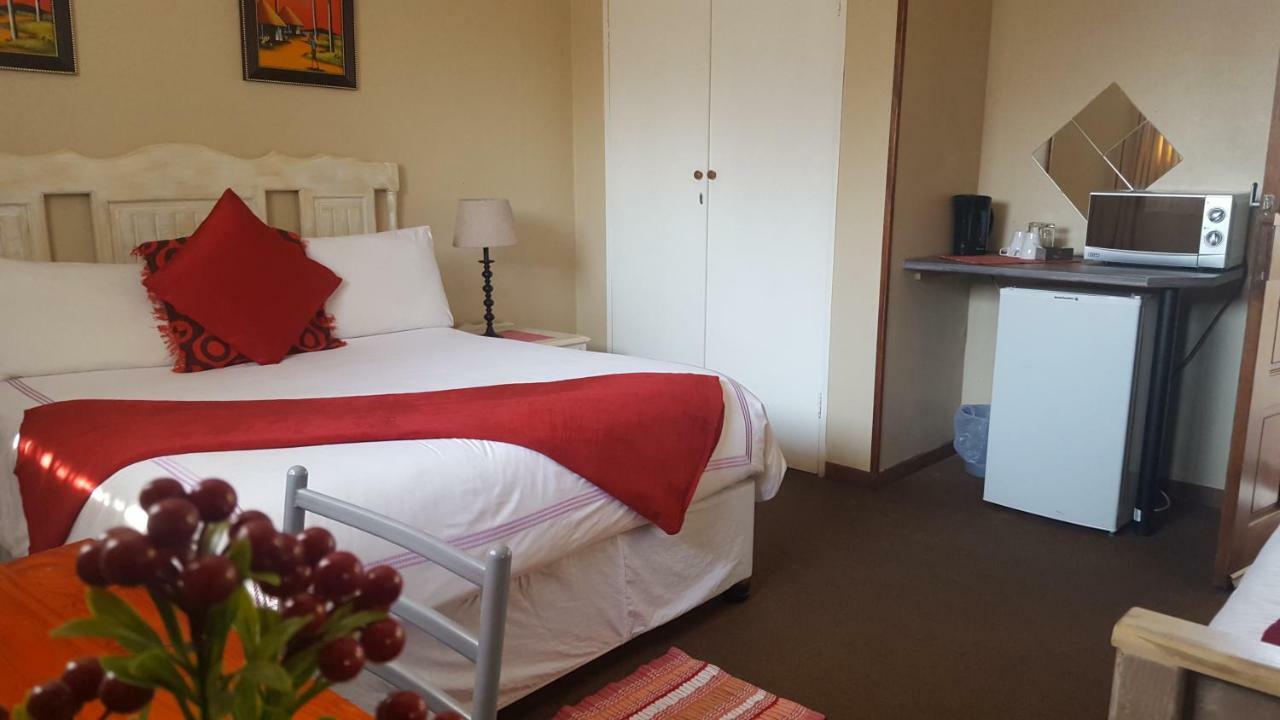 African Sky Guest Alojamiento Krugersdorp Exterior foto